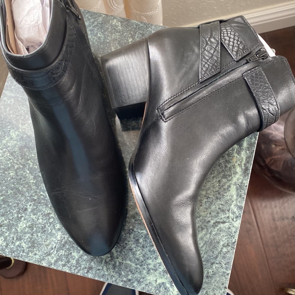 COACH BLACK ANKLE BOOTS🖤 - Picture 4 of 8